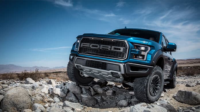 Ford F-150 front blau